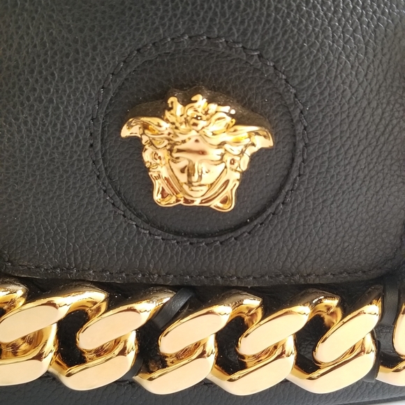Versace La Medusa Chain Leather Hobo Bag Black - Picture 6 of 11